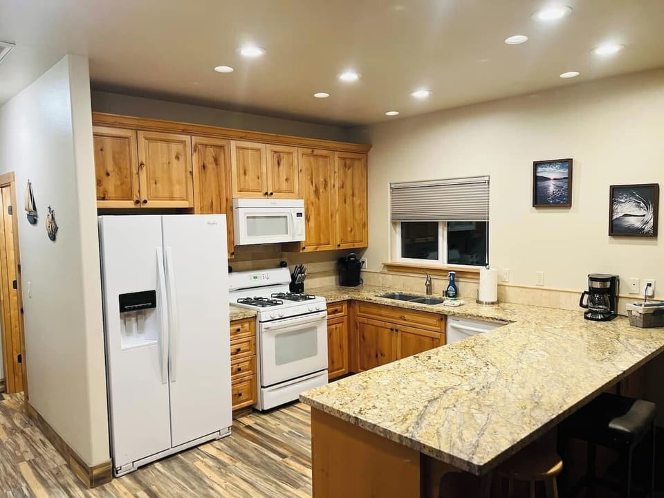 Full Kitchen