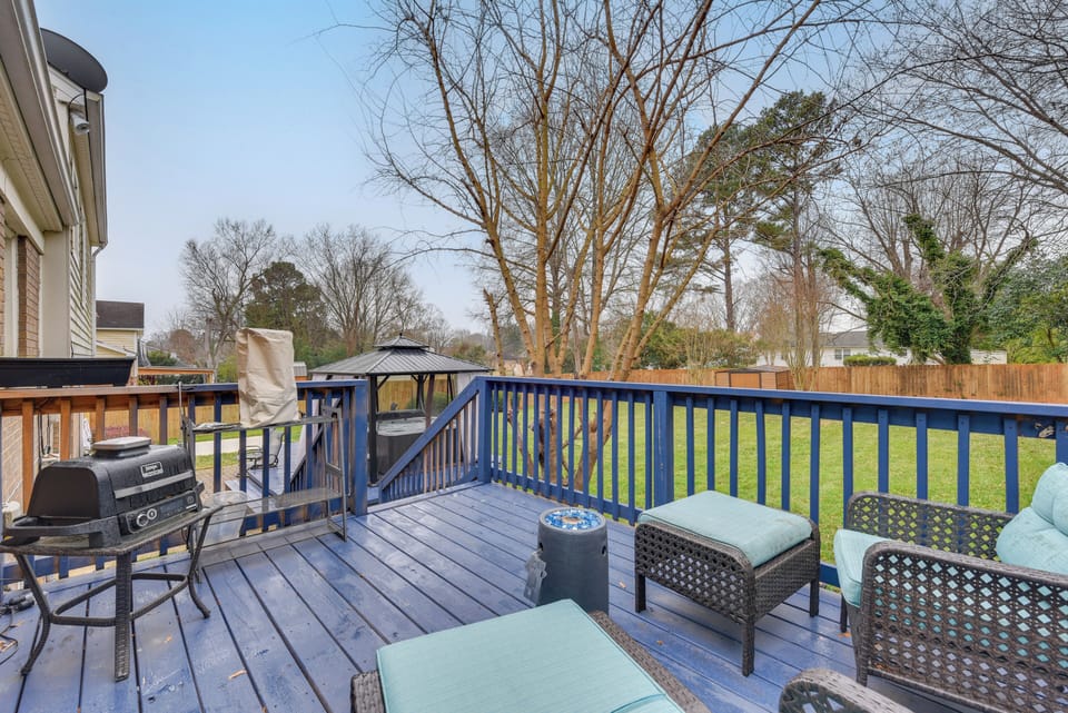 Deck | Gas Fire Pit | Electric Grill