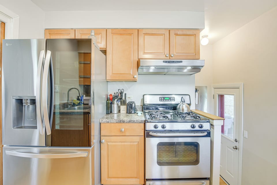 Kitchen | Dishwasher | Microwave | 5-in-1 Coffee Maker | Main Level