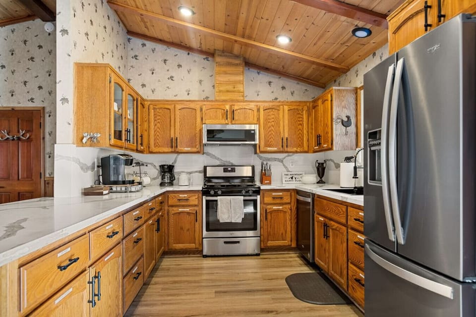 Fully equipped kitchen.