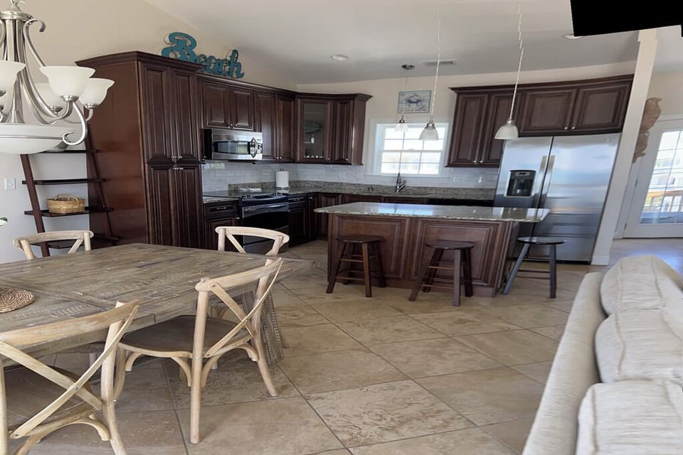 Greatroom - Kitchen
