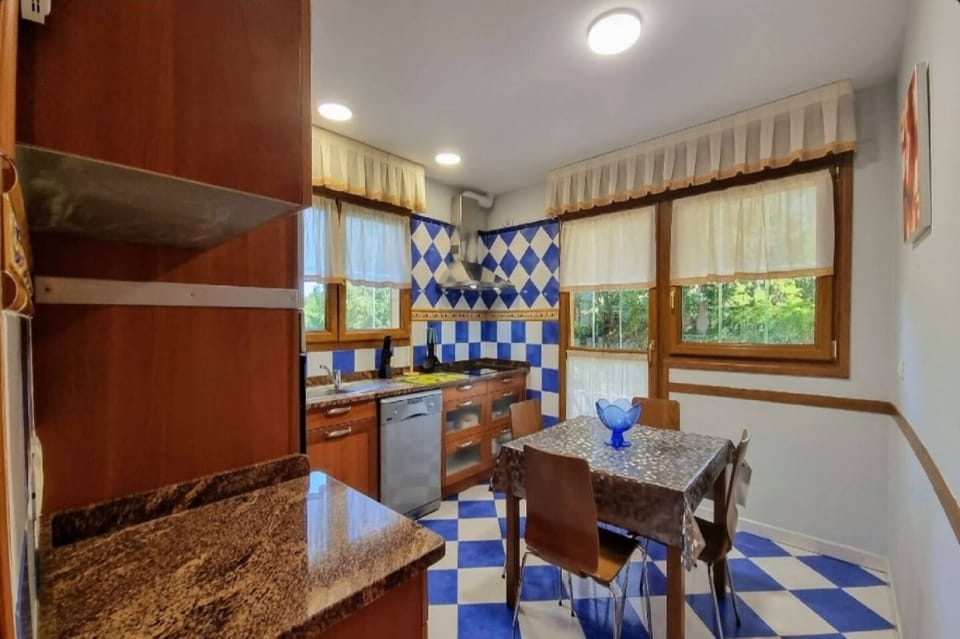 Kitchen or kitchenette,Floor plan