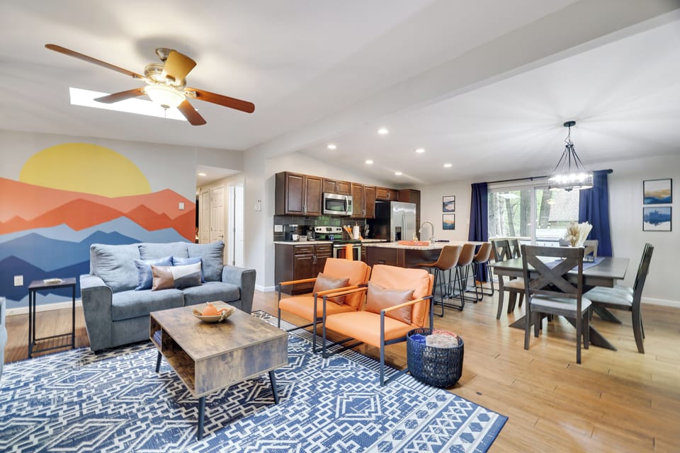 Open layout makes it easy for your group to connect.