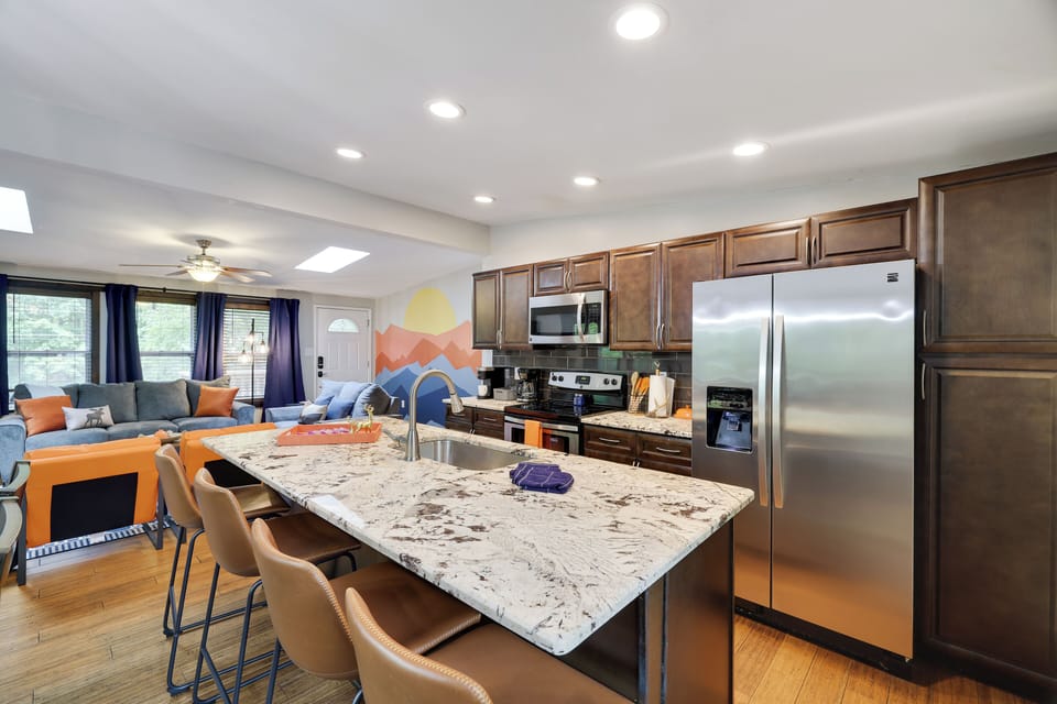 Fully equipped kitchen.