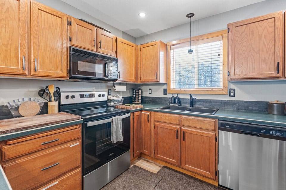 Full Kitchen