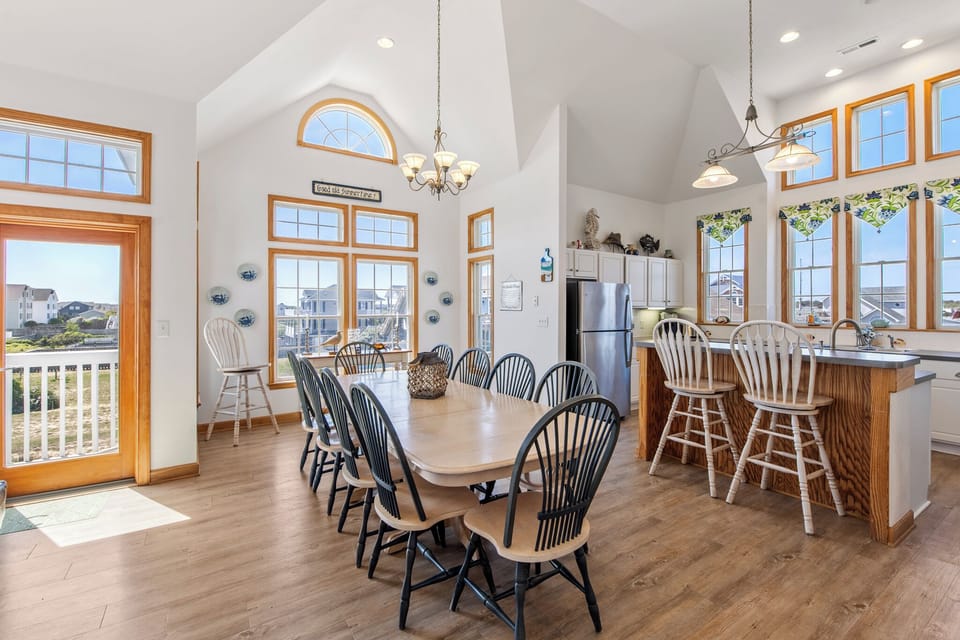 KDN3429: By Grace | Top Level Dining Area