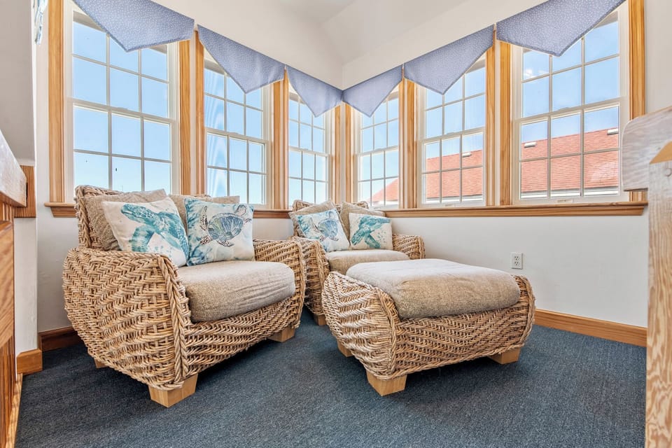 KDN3429: By Grace | Top Level Loft