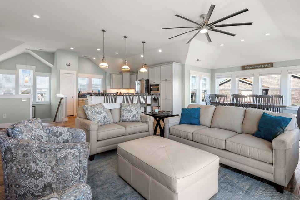HISA12: Salt & Light | Top Level Living Area
