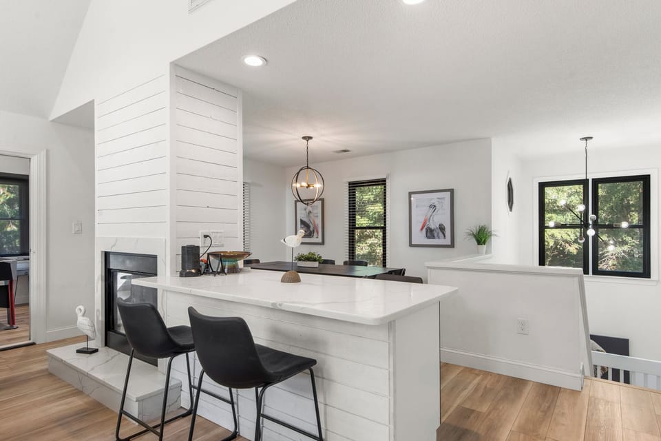 DU403: Inspect2Sea | Top Level Living Area