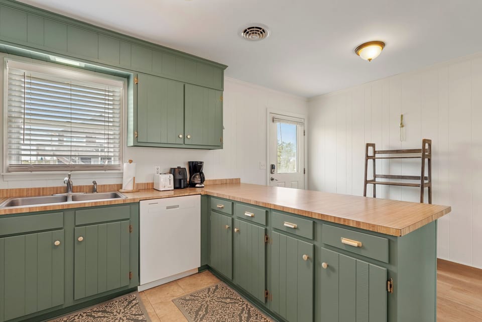 SN1823A: Seafoam Sally | Kitchen