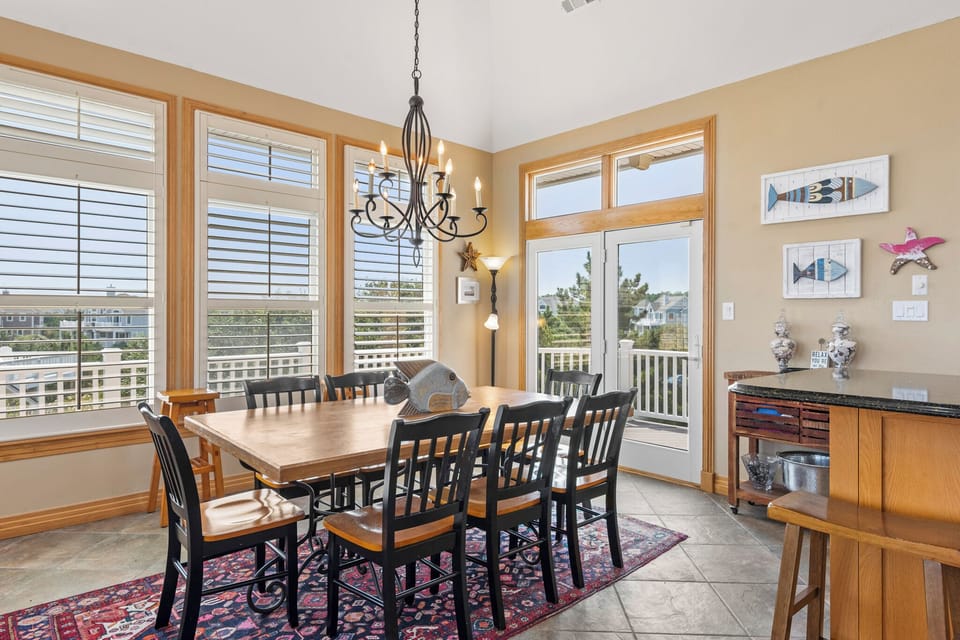 PI42: Sea Spot | Top Level Dining Area