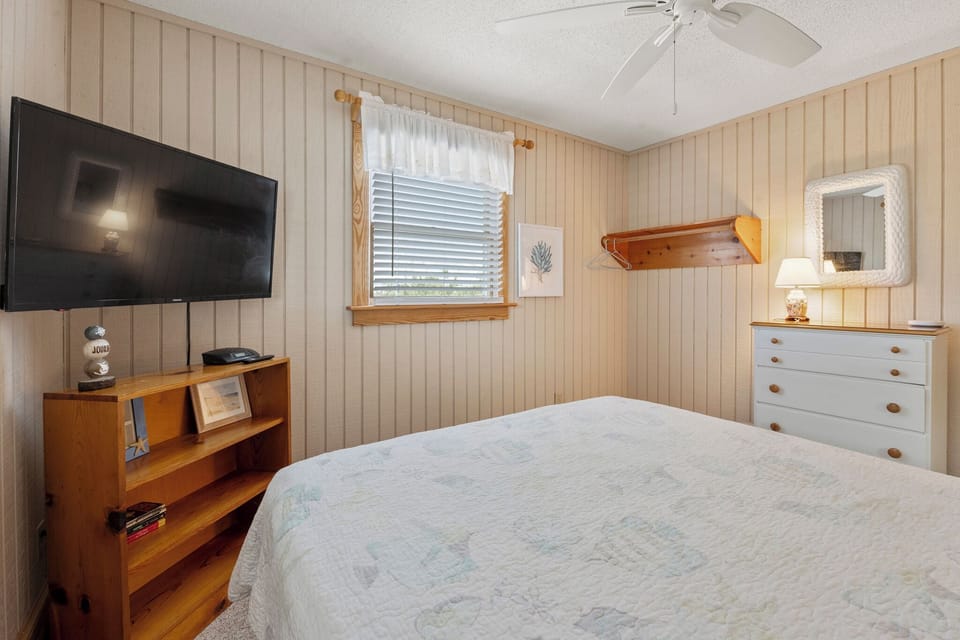 HISA10: Sandescape | Mid Level Bedroom 3