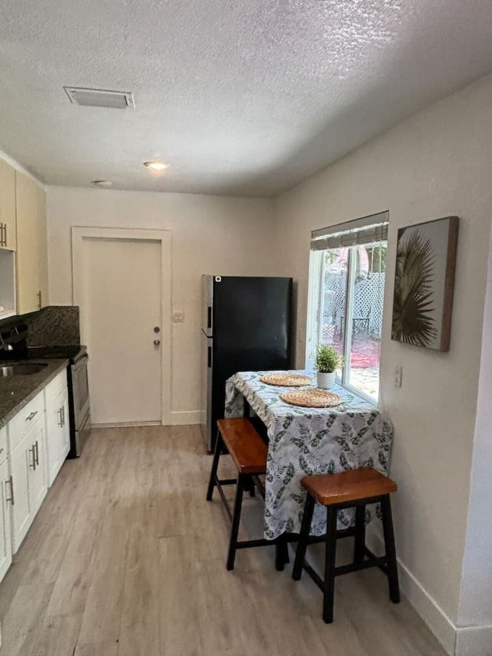 full kitchen