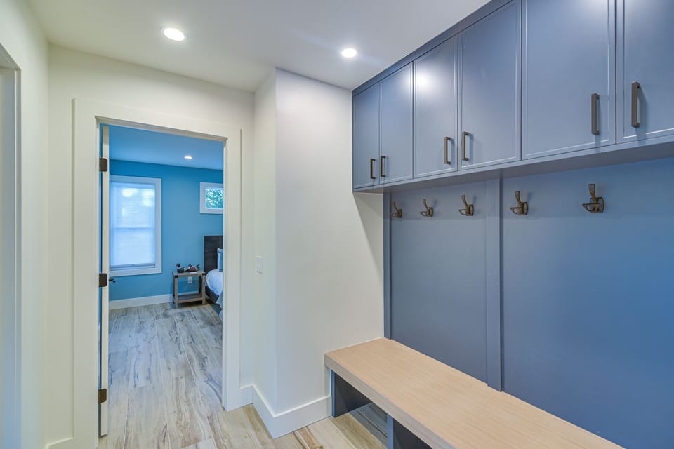 Walk-In Closet | Main Level