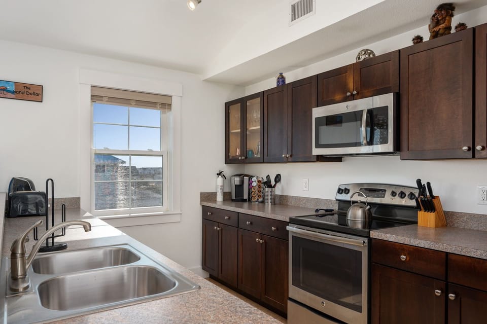 SEV405: The Sand Dollar | Kitchen Area