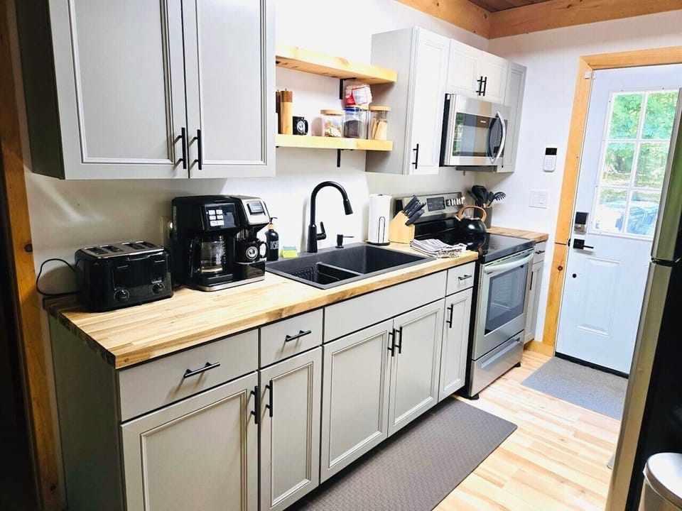 Equipped galley kitchen