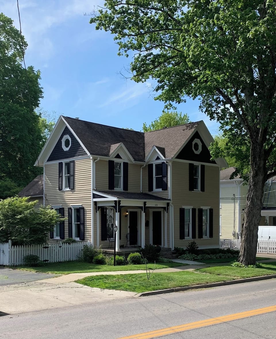 Historic House in Downtown Granville, easy walk to Denison and Downtown