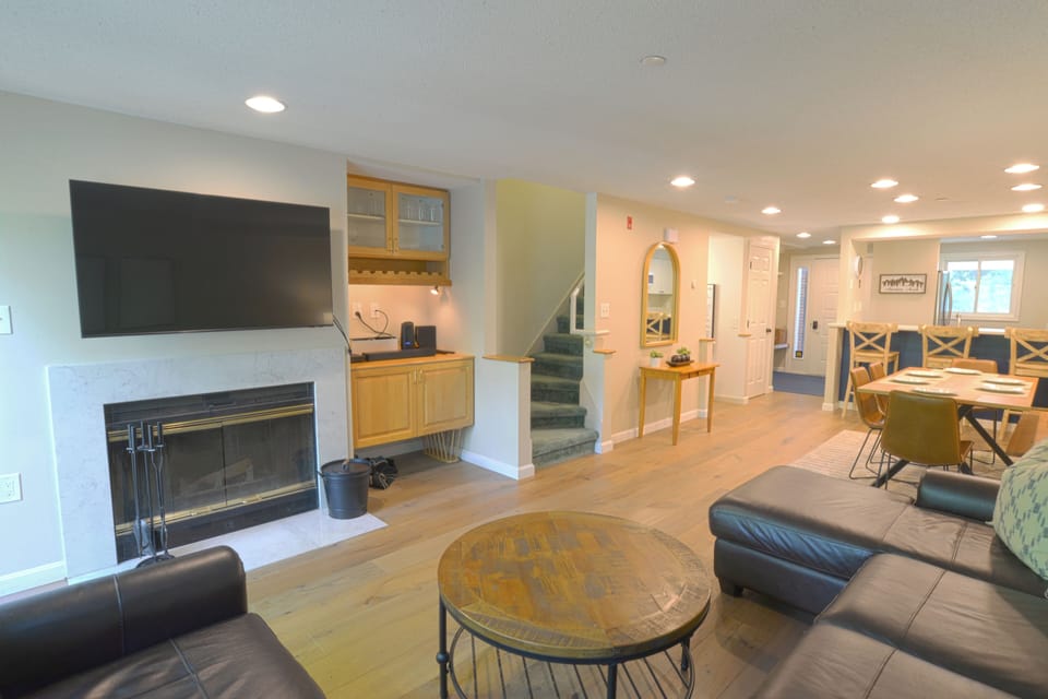 The spacious living room and dining room! 