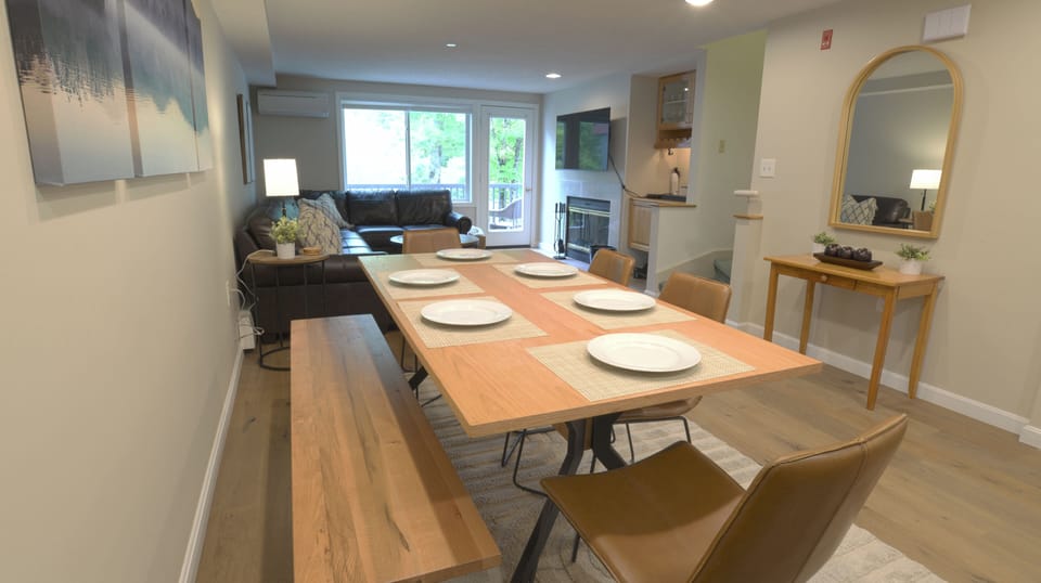 Another photo of the dining area
