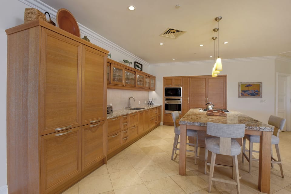Brand new bar stools - Enjoy the luxury of a large, spacious kitchen at 21-6 Ho'olei, perfect for creating island-inspired meals