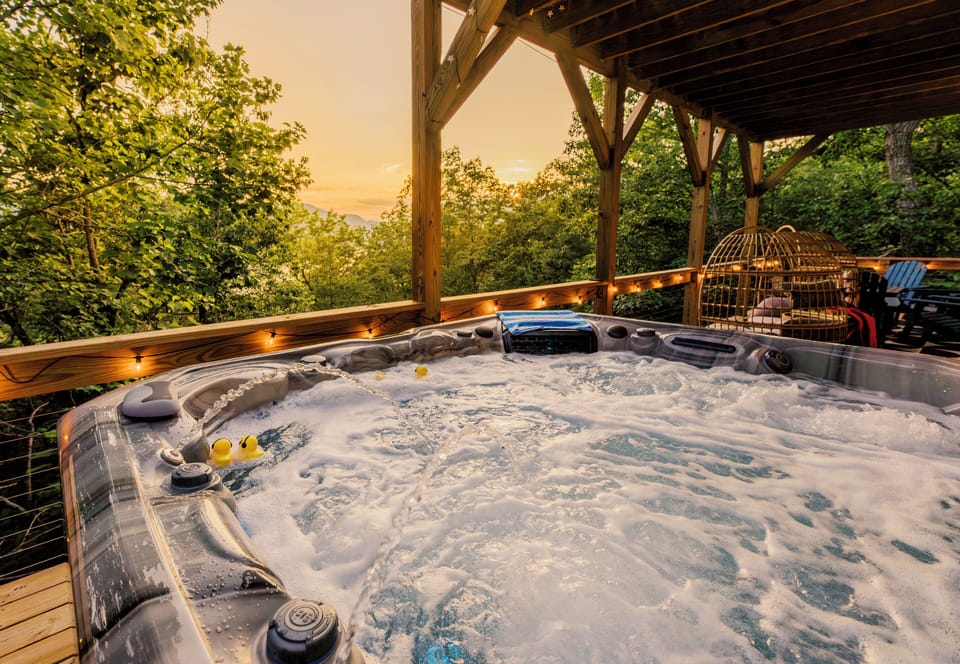 Outdoor spa tub