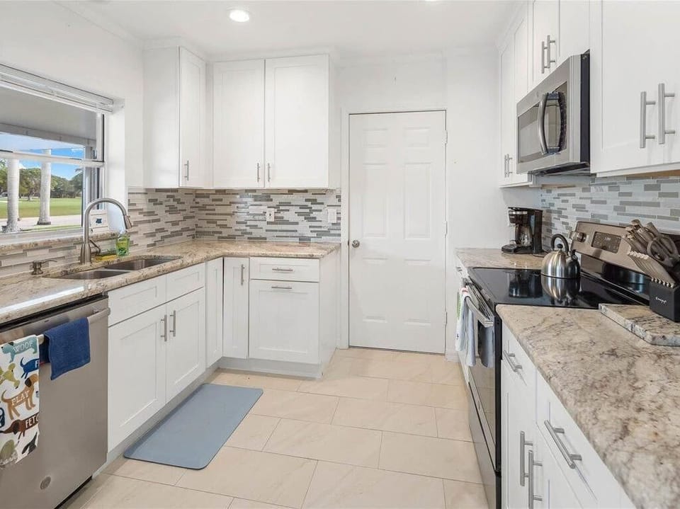 Light-Bright Kitchen