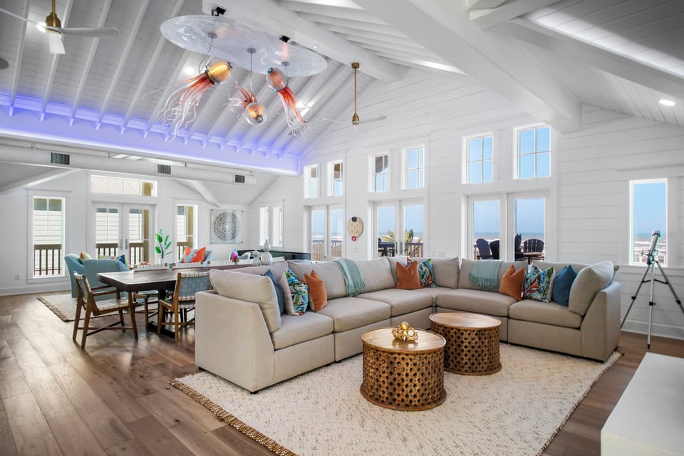 Main Living Area, 3rd Floor