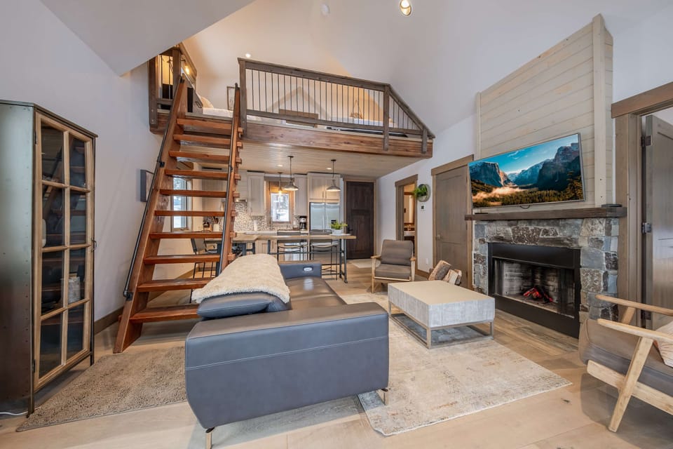 Retreat to Wilderness Club Cottage! 