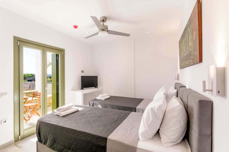 Double Bedroom – Clean and Comfortable Design
Accessible space ideal for any type of traveler.

