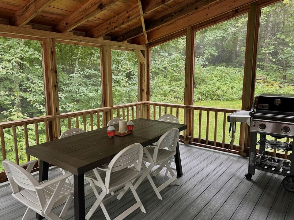 Screen porch