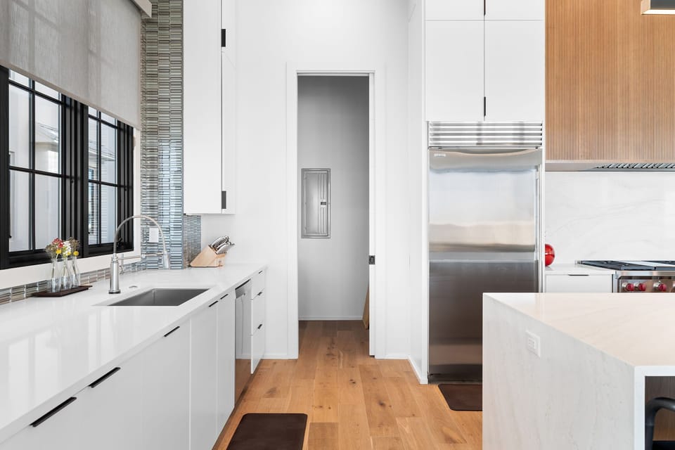 Kitchen - Highe End Appliances