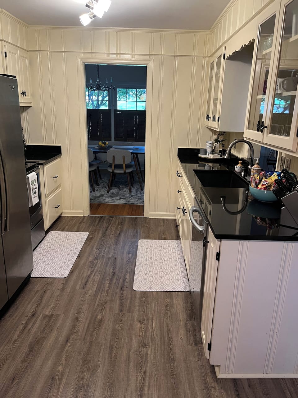 Full kitchen 