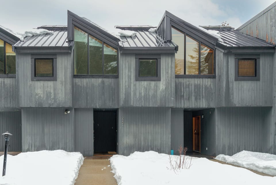 Exterior - quirky cabin vibes