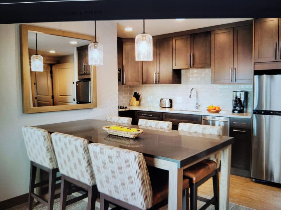 Alternate 2 bedroom villa kitchen/dining layout