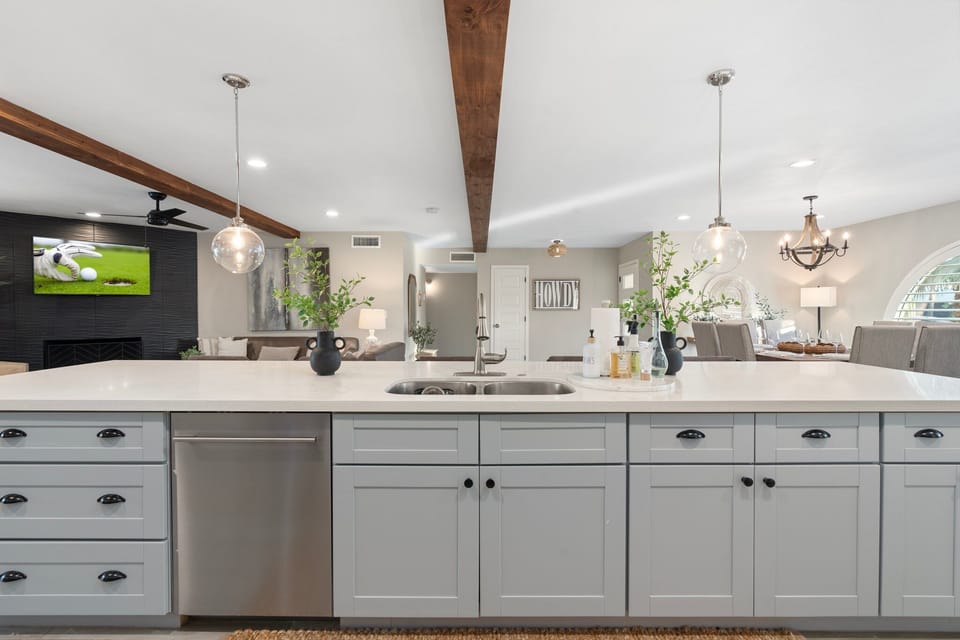 Kitchen Island 