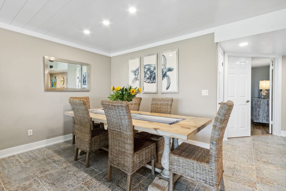 Dining Table Seating 6