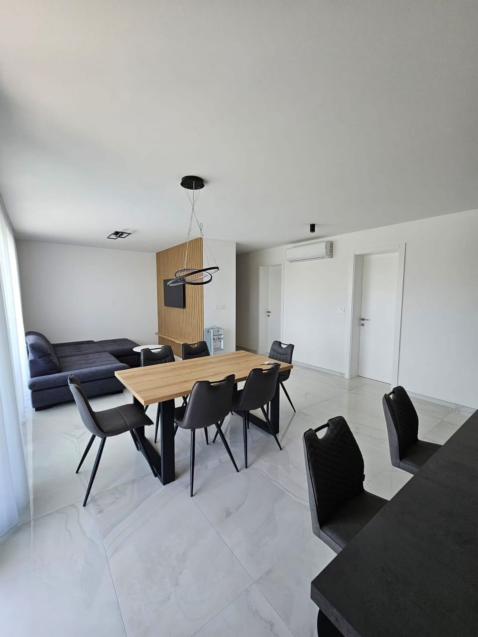 Dining room 1