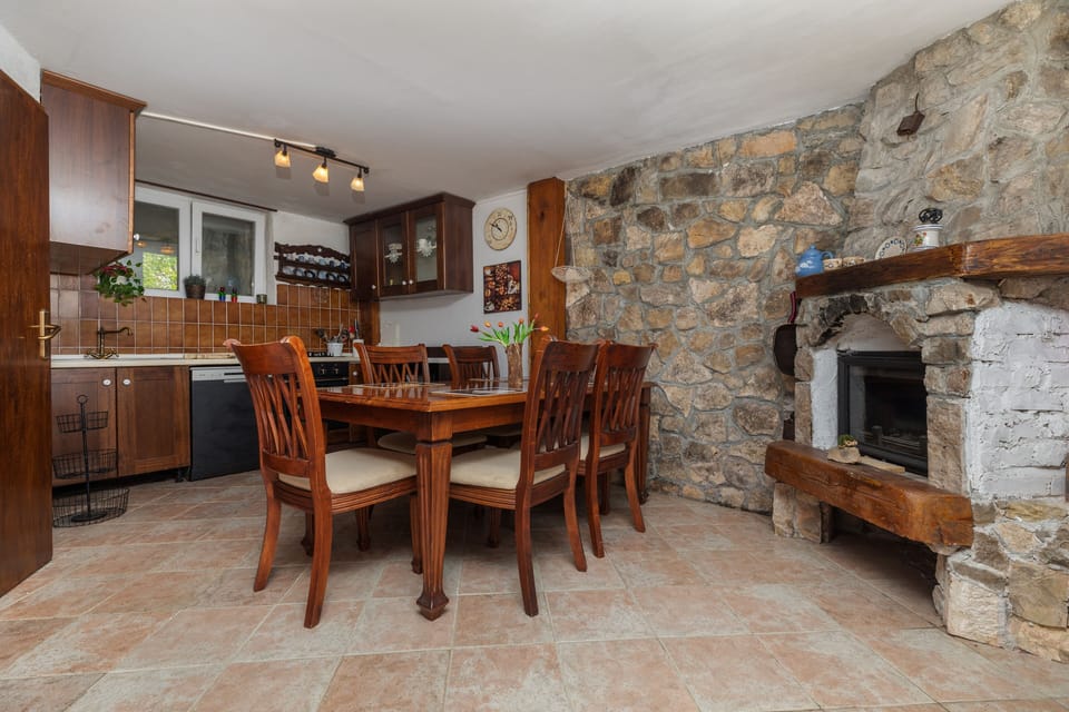Dining room 2