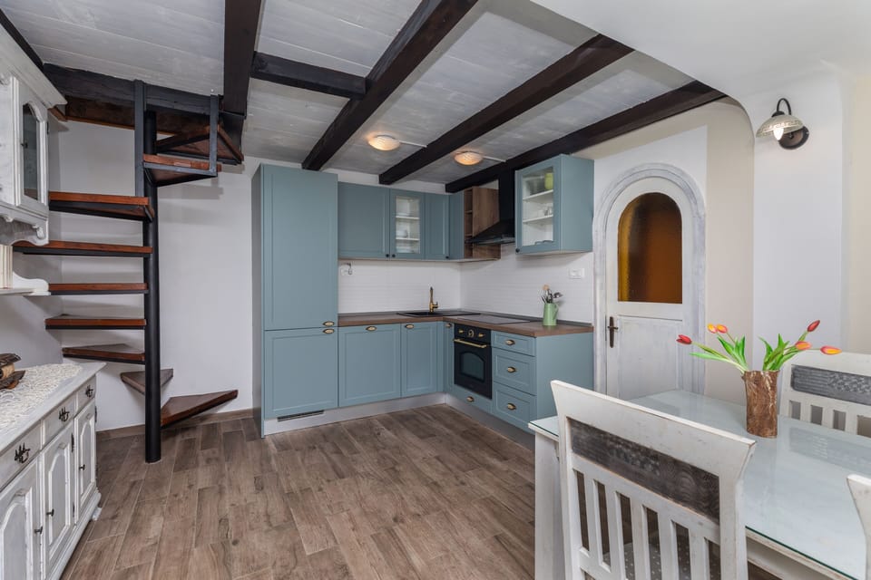Kitchen 1