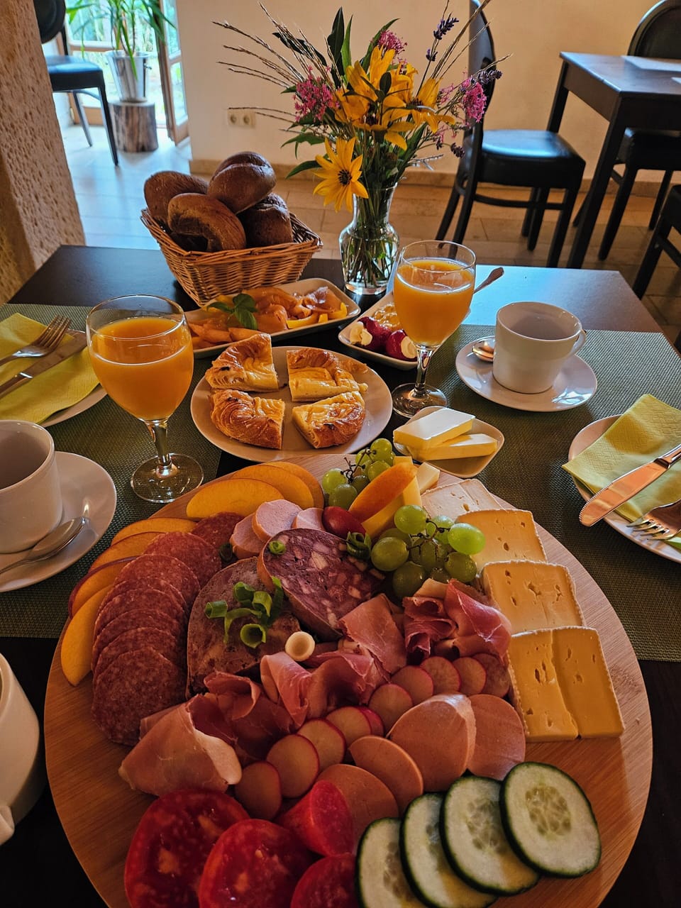 Breakfast meal