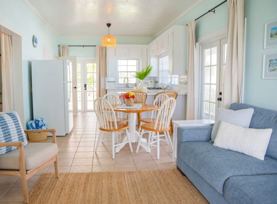 Open, airy, and easy—your perfect place to relax and recharge after a day in the sun.