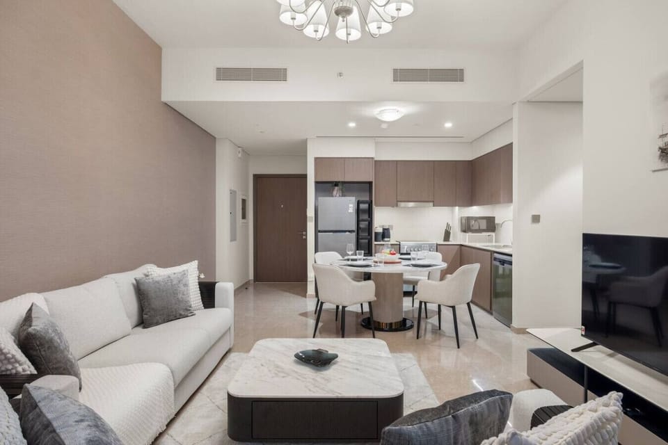 Living Room & Dining Area: Bright and stylish retreat, perfect for meals and relaxation!