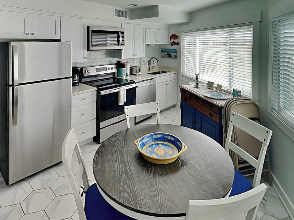 Kitchen & Dining - Seating For 4 - First Floor