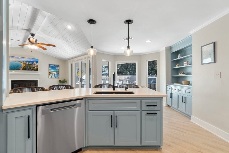 Quartz counters.