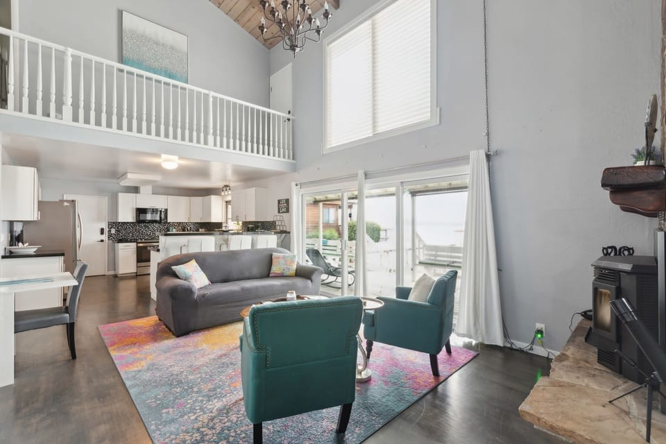 Home Decor, Furniture, Indoors, Living Room, Rug