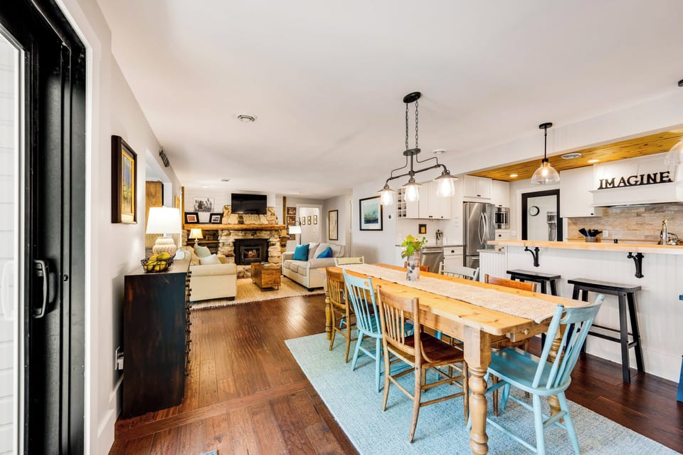 Dining table for eight, Perfect for dinners or game night
