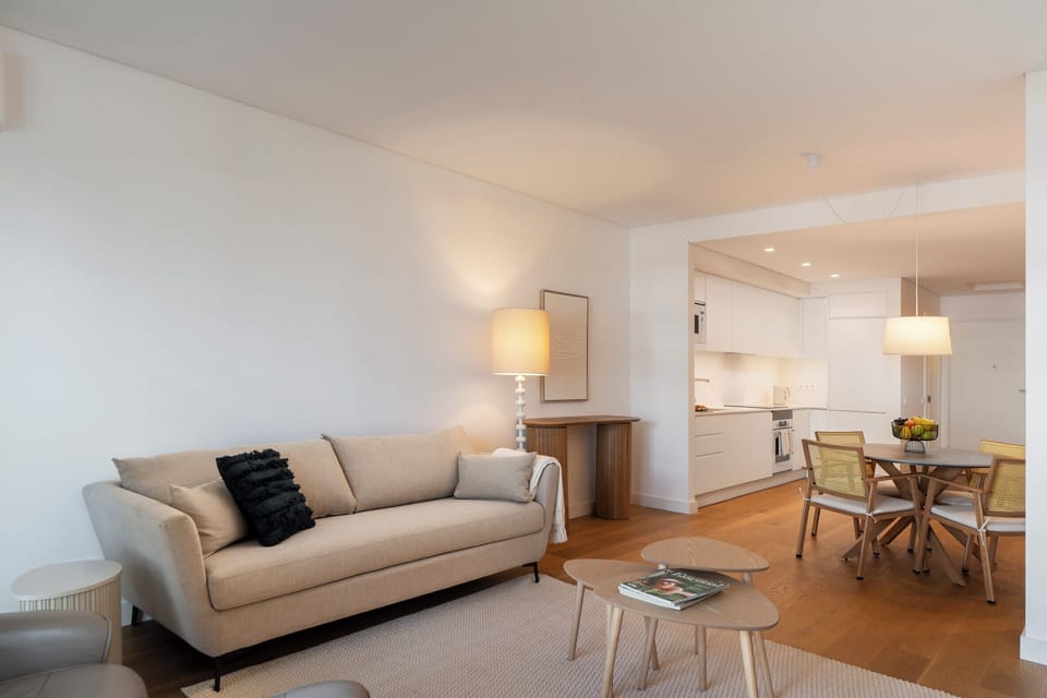 Livingroom and dining area