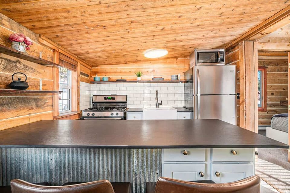 Kitchen with appliances to cook all your favorite meals.