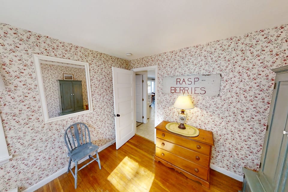 Alternate view of bedroom 4.