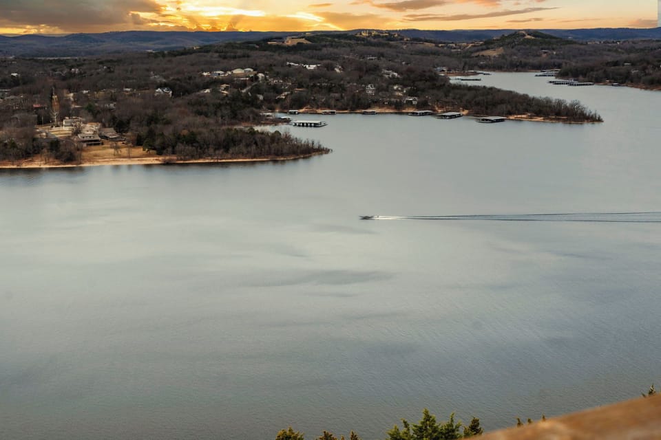 Spend the days enjoying the boats zip by on Table Rock Lake